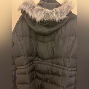 Woman’s New York and Company Feather down winter coat size XL